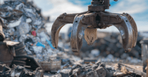 Lee más sobre el artículo Vender Chatarra en Madrid con Recuperaciones Los Gemelos